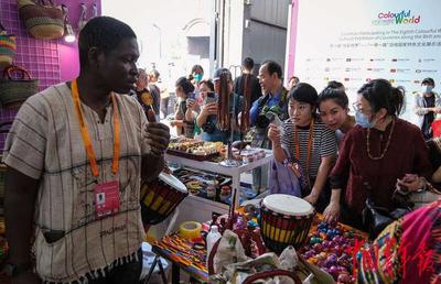 服貿會閉幕日依然購銷兩旺 參展商紛紛表示"下次多帶產品"